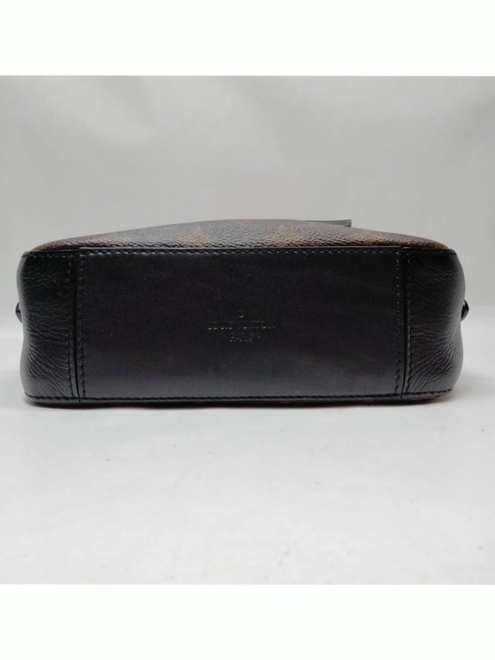 Authentic Louis Vuitton Saintonge Crossbody Monogram Canvas LV Bag - Picture 7 of 16